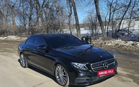 Mercedes-Benz E-Класс, 2019 год, 4 000 000 рублей, 2 фотография