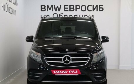 Mercedes-Benz V-Класс, 2017 год, 4 499 000 рублей, 3 фотография
