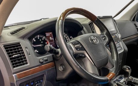 Toyota Land Cruiser 200, 2016 год, 5 850 000 рублей, 4 фотография