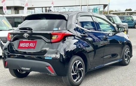 Toyota Yaris, 2021 год, 990 000 рублей, 3 фотография