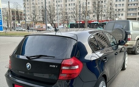 BMW 1 серия, 2011 год, 1 100 000 рублей, 3 фотография