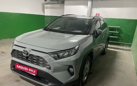 Toyota RAV4, 2020 год, 4 400 000 рублей, 3 фотография