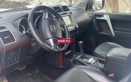 Toyota Land Cruiser Prado 150 рестайлинг 2, 2014 год, 4 000 000 рублей, 2 фотография