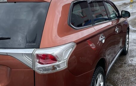Mitsubishi Outlander III рестайлинг 3, 2012 год, 1 800 000 рублей, 4 фотография