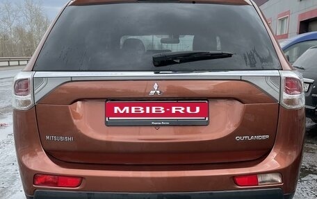 Mitsubishi Outlander III рестайлинг 3, 2012 год, 1 800 000 рублей, 3 фотография