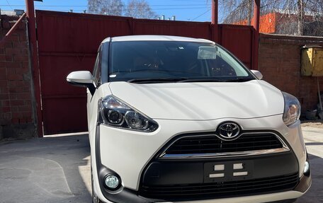 Toyota Sienta II, 2018 год, 1 595 000 рублей, 2 фотография