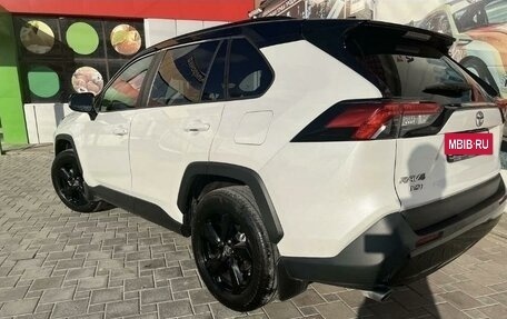 Toyota RAV4, 2021 год, 4 290 000 рублей, 2 фотография