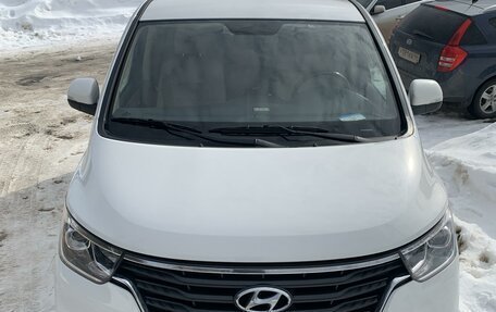 Hyundai H-1 II рестайлинг, 2021 год, 3 840 000 рублей, 2 фотография