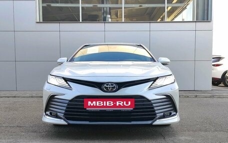 Toyota Camry, 2021 год, 3 695 000 рублей, 2 фотография