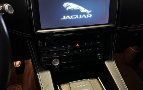Jaguar F-Pace, 2016 год, 3 800 000 рублей, 5 фотография