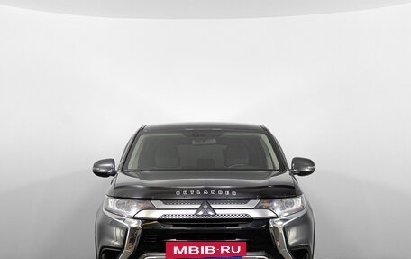 Mitsubishi Outlander III рестайлинг 3, 2020 год, 2 499 000 рублей, 2 фотография