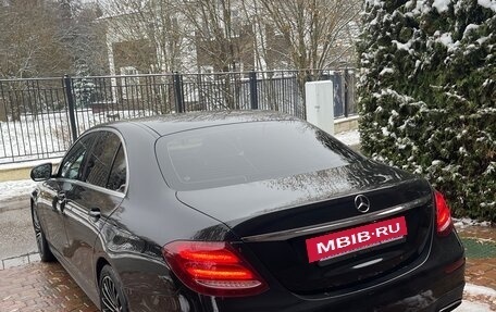 Mercedes-Benz E-Класс, 2016 год, 3 250 000 рублей, 3 фотография