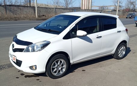 Toyota Vitz, 2013 год, 800 000 рублей, 2 фотография