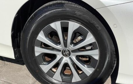 Toyota Prius IV XW50, 2020 год, 1 110 000 рублей, 5 фотография