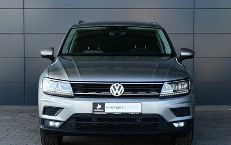Volkswagen Tiguan II, 2018 год, 2 611 000 рублей, 2 фотография