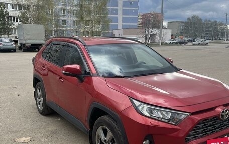 Toyota RAV4, 2021 год, 3 350 000 рублей, 2 фотография