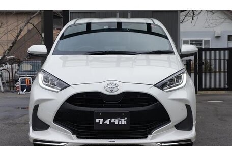 Toyota Yaris, 2021 год, 950 888 рублей, 2 фотография