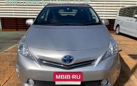 Toyota Prius Alpha I (ZVW40/41), 2013 год, 1 411 000 рублей, 2 фотография