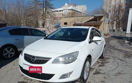 Opel Astra J, 2011 год, 895 000 рублей, 2 фотография