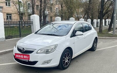 Opel Astra J, 2011 год, 735 000 рублей, 3 фотография