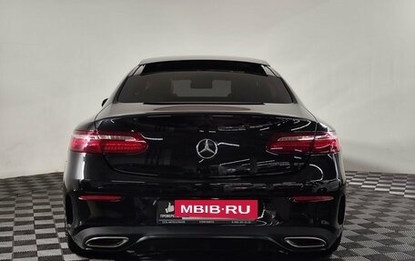 Mercedes-Benz E-Класс, 2017 год, 4 060 000 рублей, 5 фотография