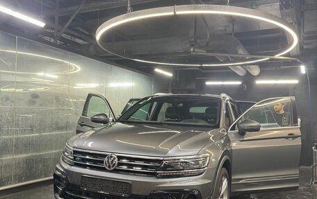 Volkswagen Tiguan II, 2020 год, 4 550 000 рублей, 2 фотография