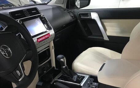 Toyota Land Cruiser Prado 150 рестайлинг 2, 2019 год, 5 100 000 рублей, 2 фотография