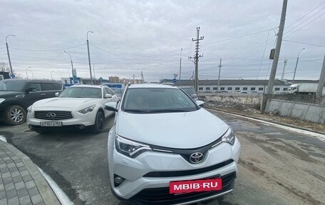 Toyota RAV4, 2019 год, 3 150 000 рублей, 2 фотография