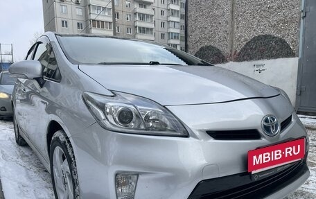Toyota Prius, 2014 год, 1 380 000 рублей, 3 фотография