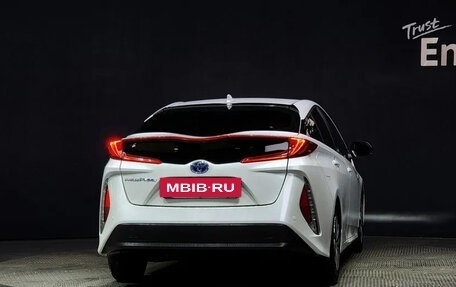 Toyota Prius IV XW50, 2020 год, 3 050 000 рублей, 4 фотография