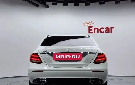 Mercedes-Benz E-Класс, 2020 год, 4 100 000 рублей, 4 фотография