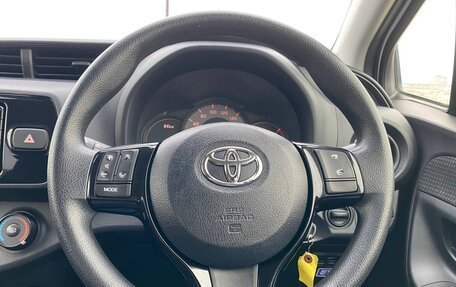 Toyota Vitz, 2018 год, 1 099 000 рублей, 6 фотография
