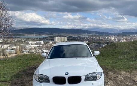 BMW 1 серия, 2011 год, 999 999 рублей, 3 фотография