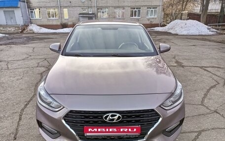 Hyundai Solaris II рестайлинг, 2019 год, 1 400 000 рублей, 4 фотография