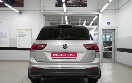 Volkswagen Tiguan II, 2021 год, 3 090 000 рублей, 4 фотография