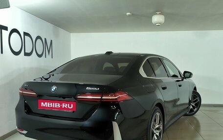 BMW 5 серия, 2023 год, 10 950 000 рублей, 2 фотография