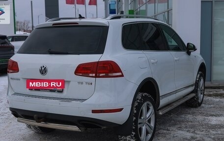 Volkswagen Touareg III, 2012 год, 2 432 000 рублей, 4 фотография