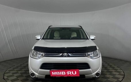 Mitsubishi Outlander III рестайлинг 3, 2013 год, 1 440 000 рублей, 2 фотография