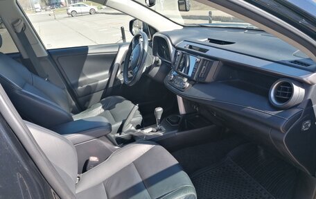 Toyota RAV4, 2018 год, 3 200 000 рублей, 3 фотография