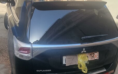 Mitsubishi Outlander III рестайлинг 3, 2013 год, 1 800 000 рублей, 3 фотография