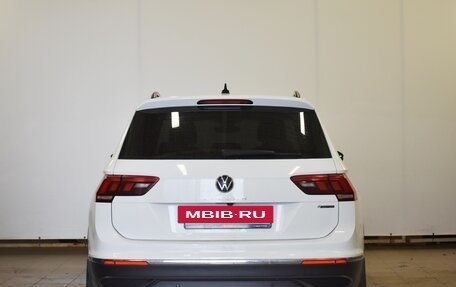 Volkswagen Tiguan II, 2021 год, 3 220 000 рублей, 4 фотография