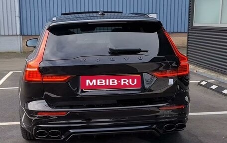 Volvo V60 II, 2020 год, 5 800 000 рублей, 4 фотография