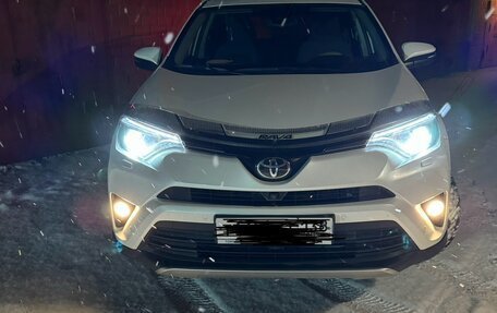 Toyota RAV4, 2019 год, 3 300 000 рублей, 5 фотография