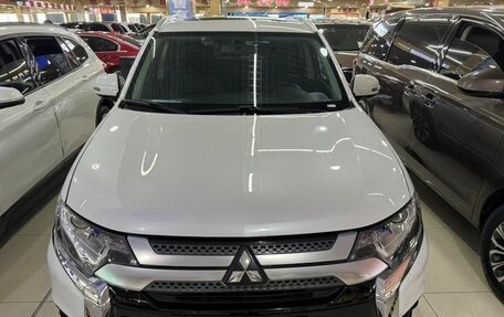Mitsubishi Outlander III рестайлинг 3, 2021 год, 2 848 064 рублей, 2 фотография