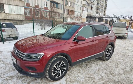 Volkswagen Tiguan II, 2018 год, 2 900 000 рублей, 2 фотография
