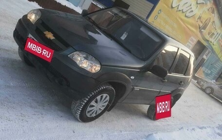 Chevrolet Niva I рестайлинг, 2012 год, 628 000 рублей, 3 фотография