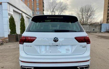Volkswagen Tiguan II, 2023 год, 5 350 000 рублей, 7 фотография