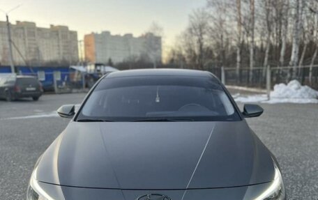 Hyundai Elantra, 2021 год, 2 050 000 рублей, 2 фотография