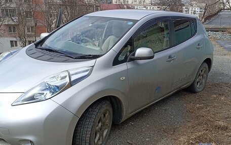 Nissan Leaf I, 2010 год, 400 000 рублей, 2 фотография