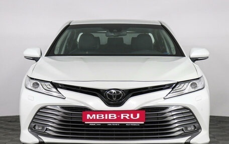 Toyota Camry, 2021 год, 3 830 000 рублей, 2 фотография